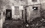 Serie di foto di A.Gislon che illustrano le condizioni di vita in un quartiere di Padova non indicato. 1920 ca. (Oscar Mario Zatta) 3